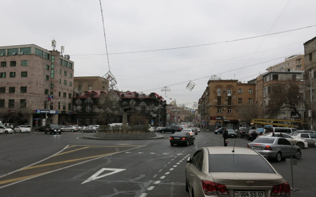 Ploschad Andreya Sakharova Flat