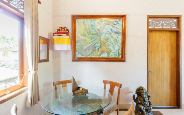 Apartamenty The Loft Colourful Unique Designer Loft Hideaway near the Beach