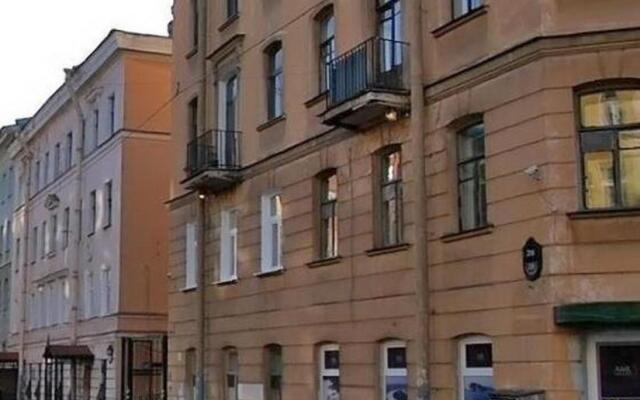 Апартаменты Дегтярная 20