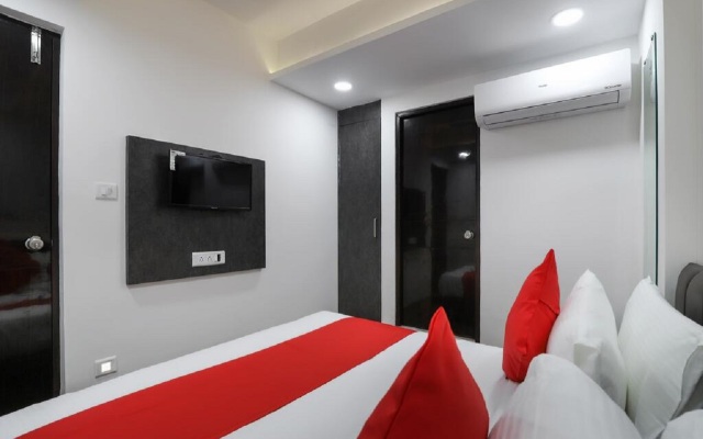 Peradiot-Vastrapur Hotel