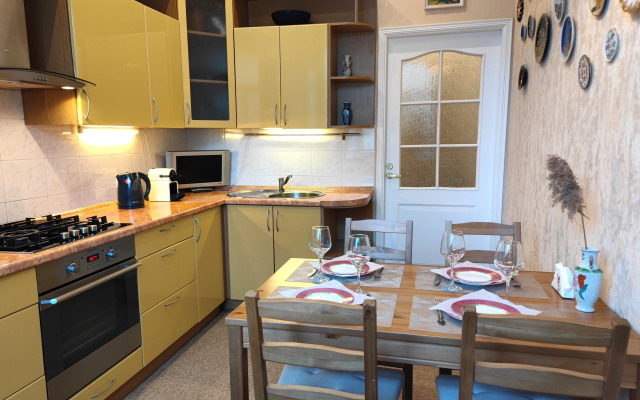 Апартаменты Камелот с шикарным видом на Невский проспект