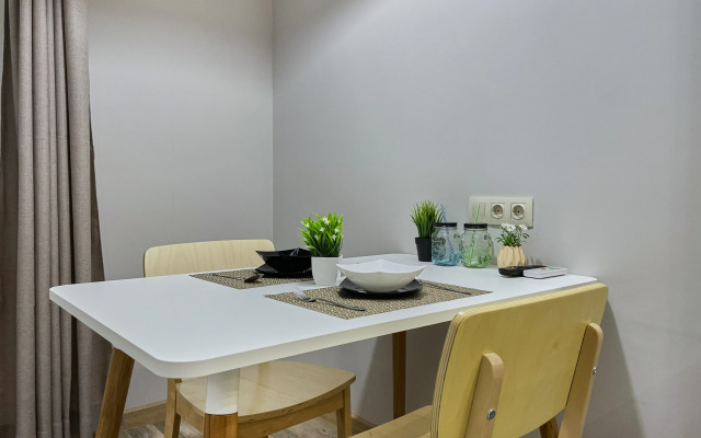 Квартира Уютная и Стильная Студия с Кондиционером в Доме Бизнес-Класса