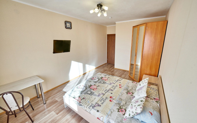 Evrodvushka na 15 etazhe na 6 chelovek, v ZhK Solnechnyj  Flat