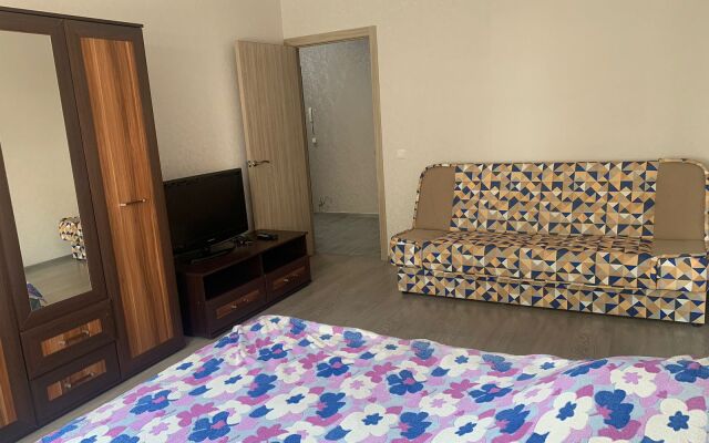 Na Krymskom Proyezde 2 Flat