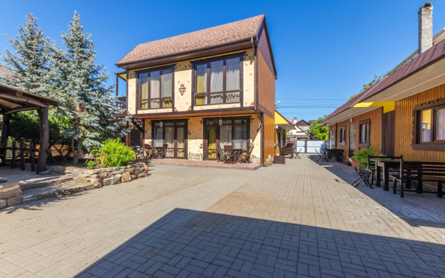 Ryzhiy Ap na Morskoy Recreation Center