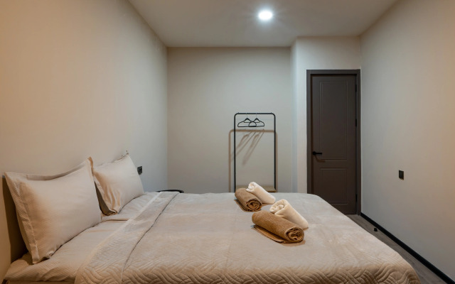 Chetyrehkomnatniye Niabi S Bilyyardom I Kinoteatrom Apartments