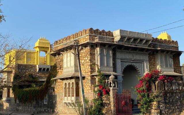 Отель Haveli Gokul Niwas