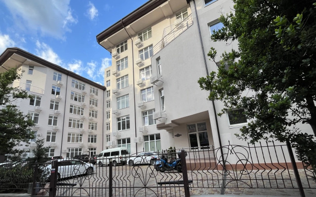 Stilnaya 3-Kh Mestnaya V Zhk Art Yalta Flat
