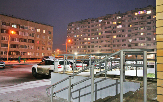 Art-Galereya Na Vostochnoy Posutochno Kirishi 2k flat