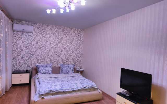 Апартаменты День & Ночь на Челюскинцев 101Б