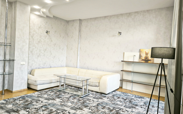 Tsentr Legendarny Dom Pod Shpilem | Ogromnaya Tryoshka Apartments