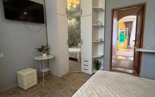Zhemchuzhina u Morya Guest House