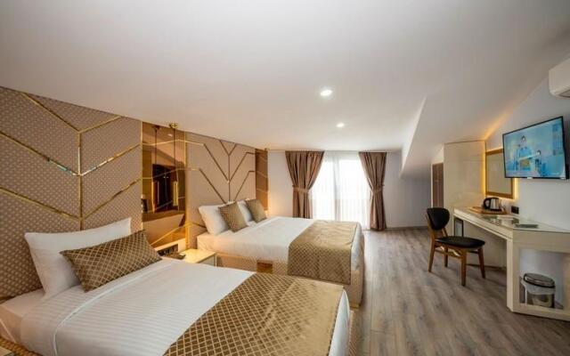 Luxury Airport Hotel by Zazzoni