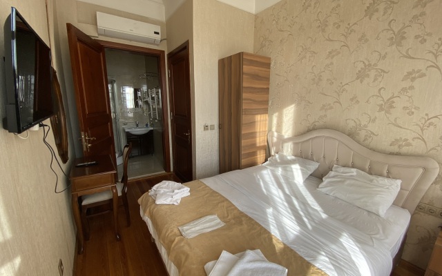 Nuray Hotel