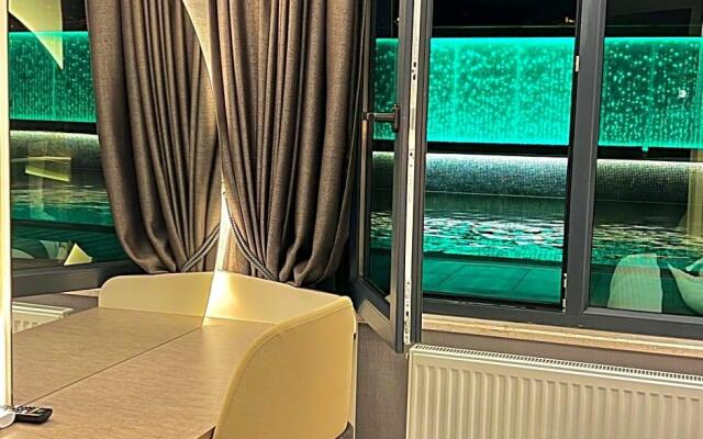 MQ Suites