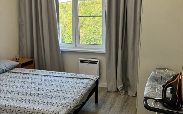 Квартира с Бacсeйнoм в ЖК Кипарис 106