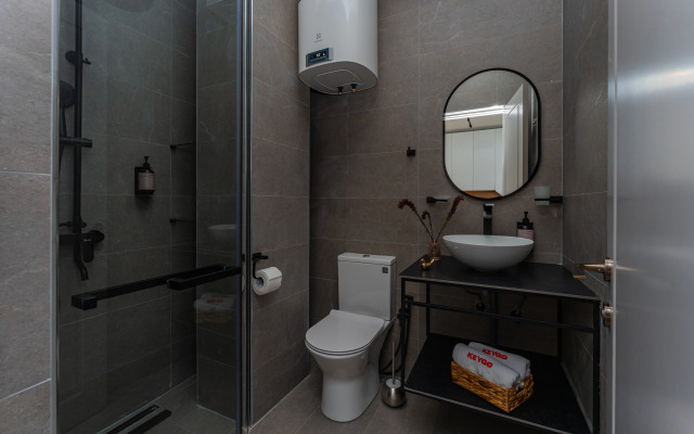 KeyGo #0160, 1 Bedroom, Designed with Balcony Apartments