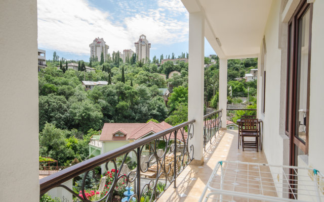 Karina Guest house