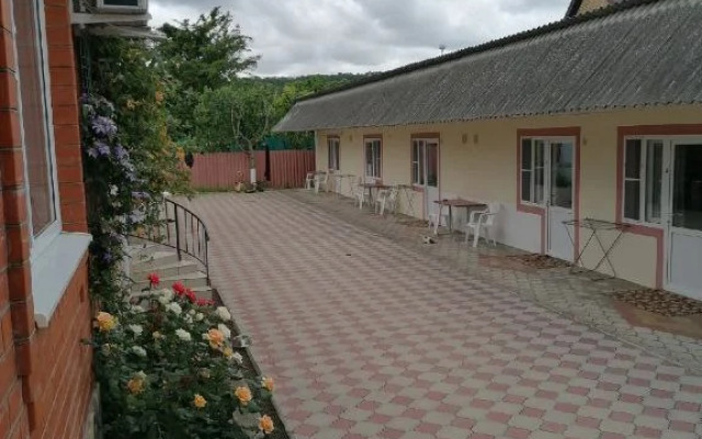 Nikol Guest House