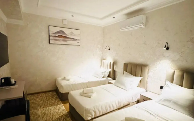 Отель The Moonya