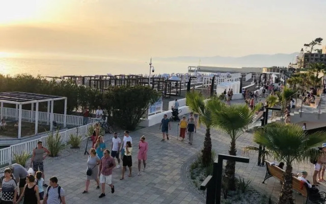 Na Chaykovskogo 6 Flat