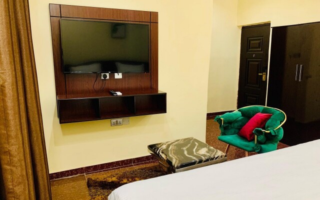 Ama Luxury Suites Hotel