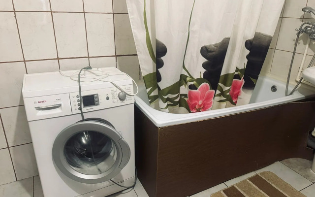 2-Ka Lunacharskogo 32/2 Flat