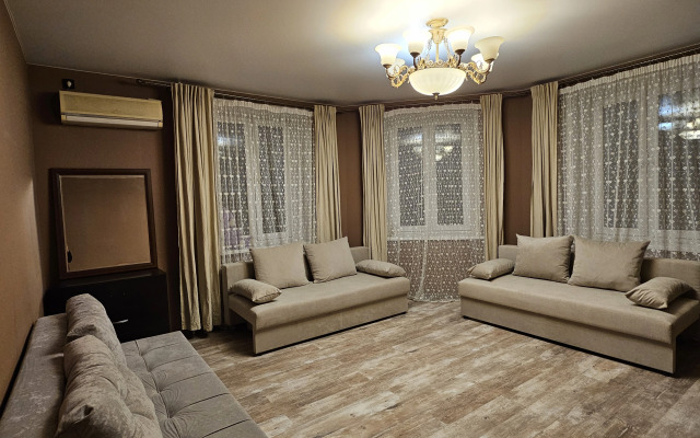 Квартира Просторная двухкомнатная рядом с центром Казани