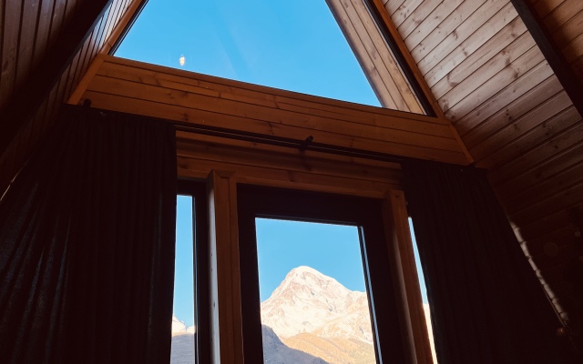 Pyramid Kazbegi Apartments