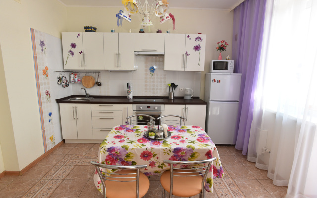 Apartment on Malysheva 4B