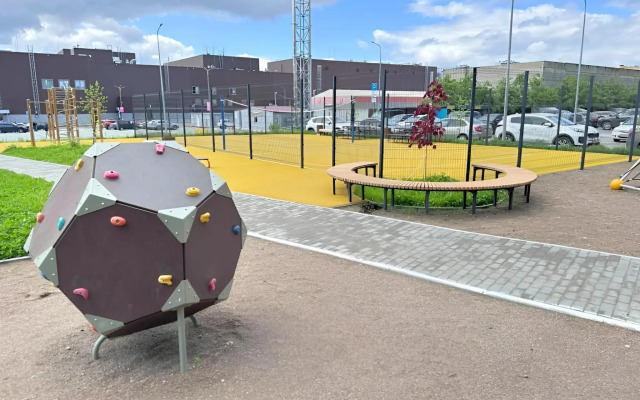 Квартира 6 местная с новым ремонтом около метро Горки парка и ТЦ