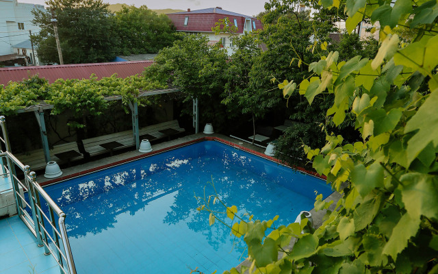 Green Oasis Vavilon Guest House