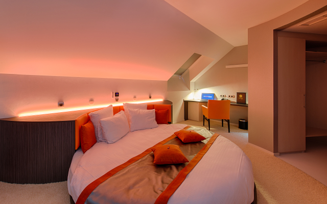 Orange Hotel