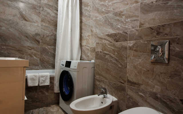 Studiya s balkonom Apartments