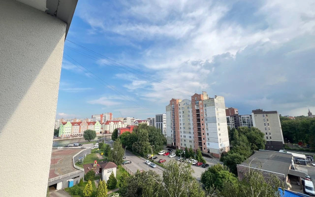 Flat Poyuschie Fontany V Samom Tsentre