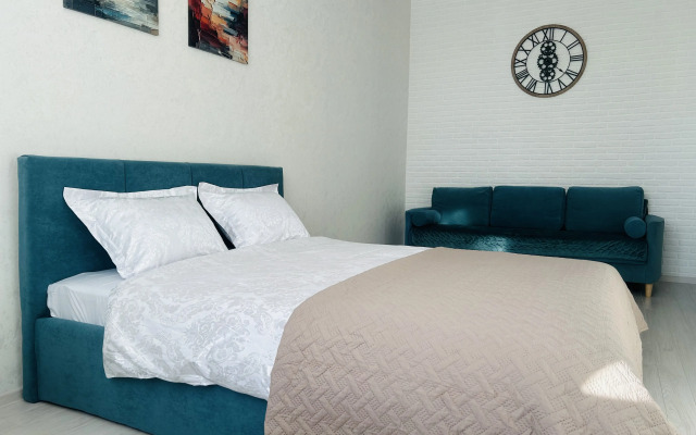 U Muzeya Yantarya Flat