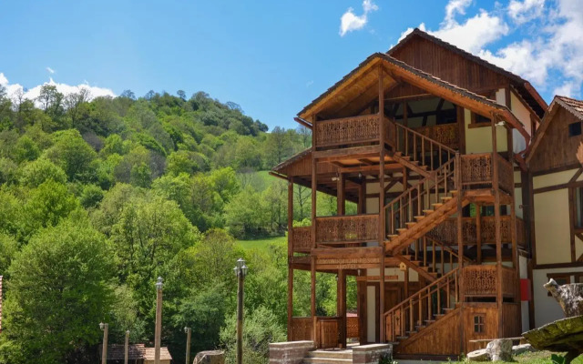 EcoKayan Hotel