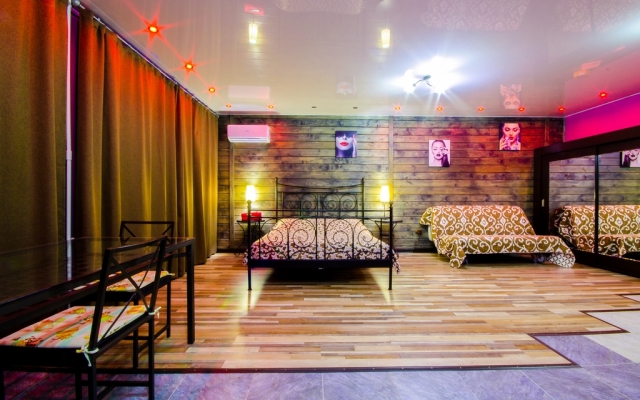 Lizy Chaykinoy 7 Flat
