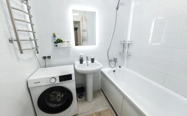 Квартира Вместительная у МРНЦ им. Цыба