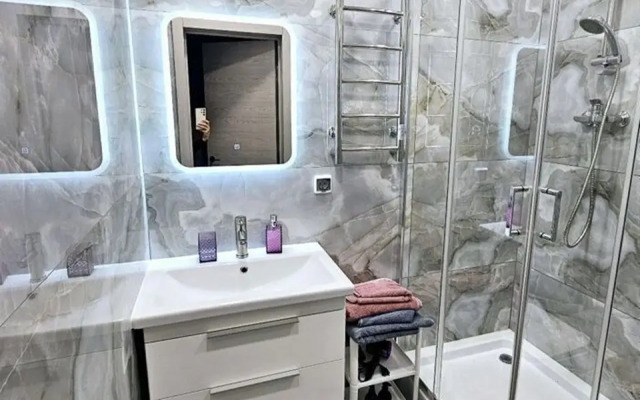 S Novym Kapitalnym Remontom Flat