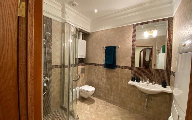 Апартаменты Историческая Квартира с Камином