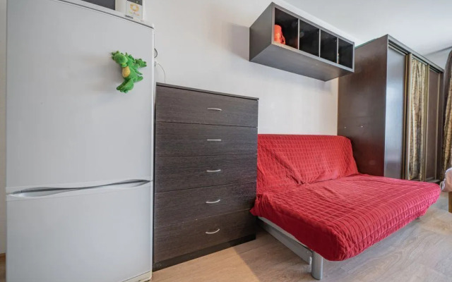 Na Soyuznom Prospekte, 4 Flat