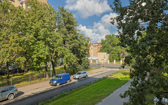 Uyutnaya Trekhkomnatnaya Flat