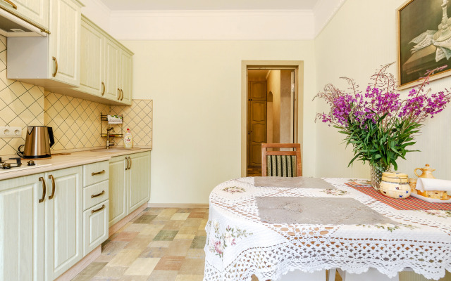 Na Oktyabryskom Prospekte 14 Flat