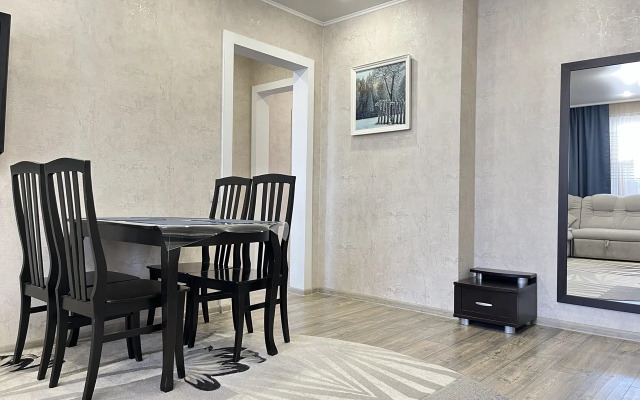 Razmestim Na Ulitse Universitetskaya Naberezhnaya 105 Flat