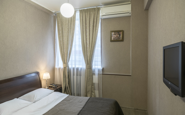 Persona Mini-Hotel