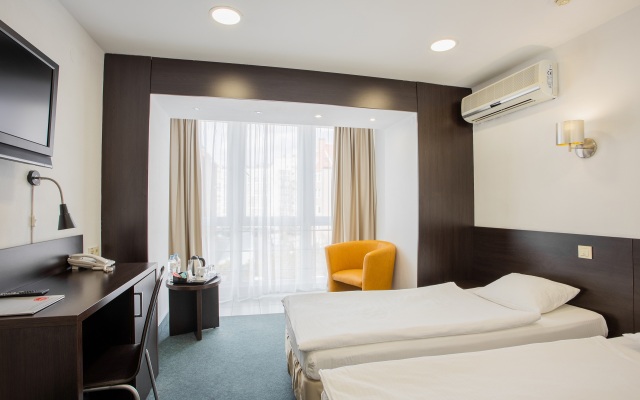 Tourist Hotel