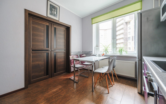 Na Ulitse Bryantseva Flat