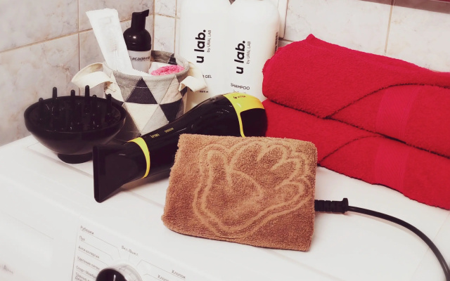 Apartamenty Prostornaa Dvuh Komnatnaa Kvartira s Parkovkoj vo dvore