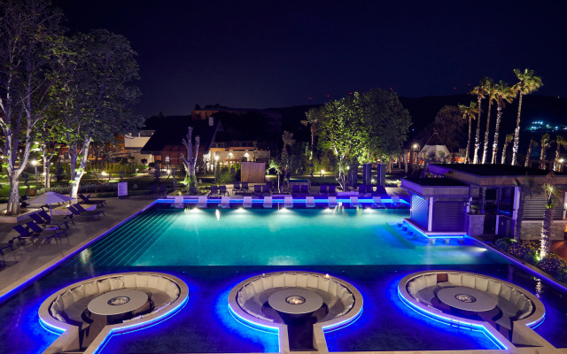 Parmos  Hotel